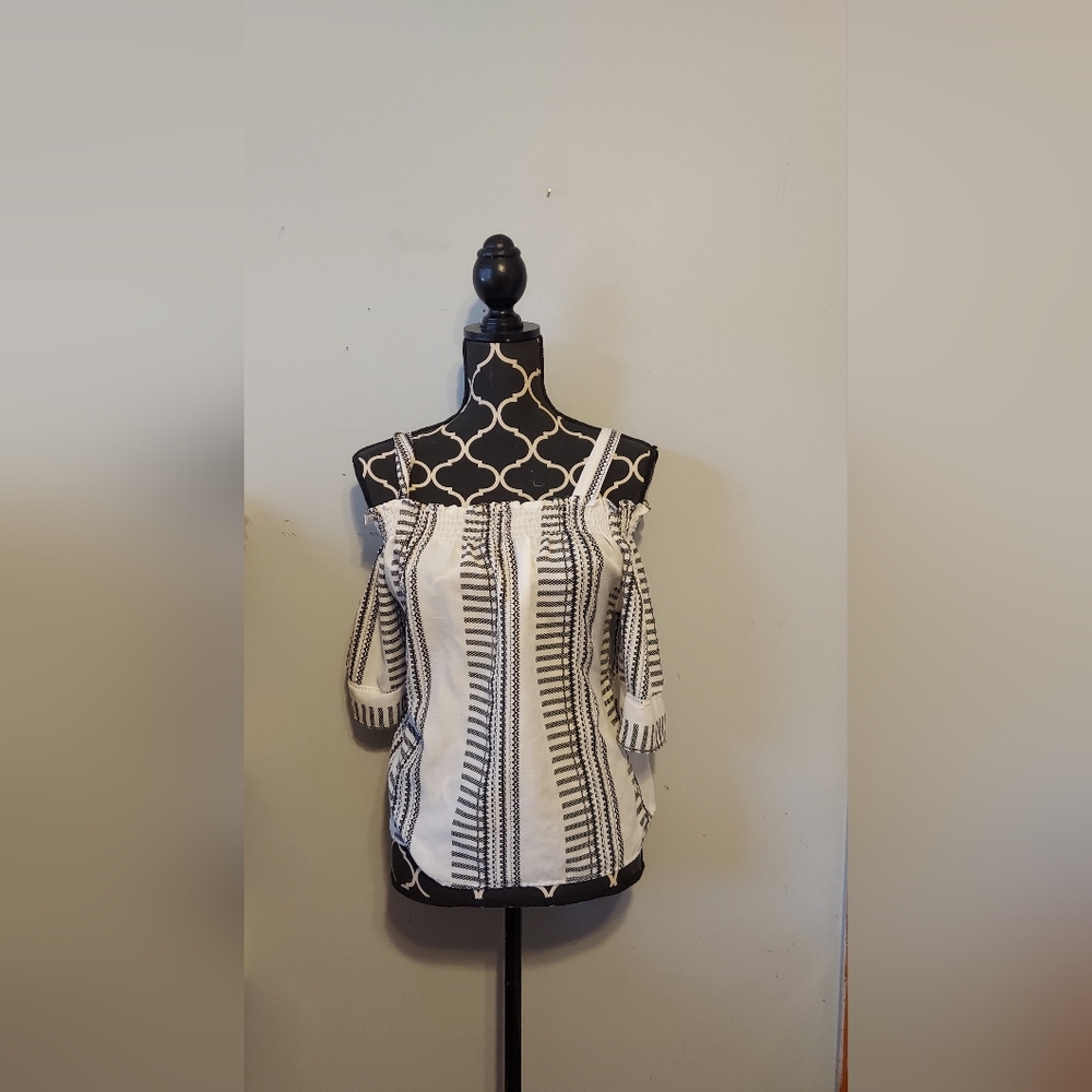 Y2K Passport Top Medium White Black Cold Shoulder Beach Coastal Boho Festival